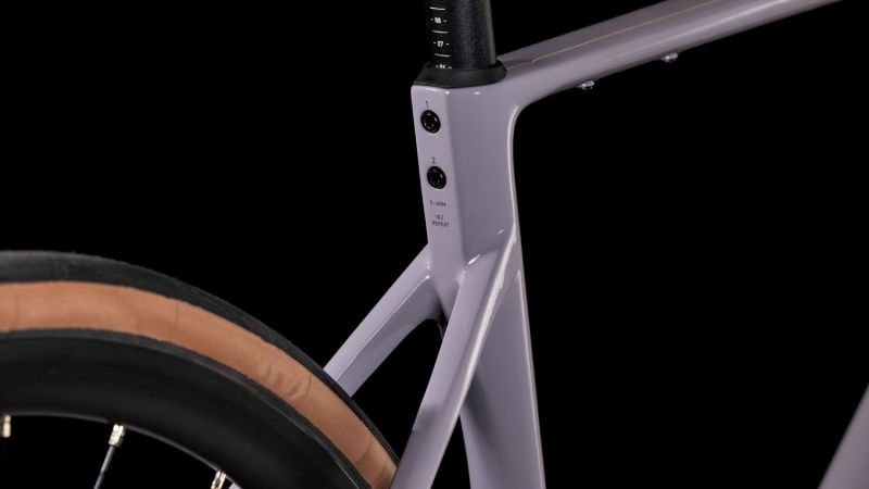 Cube Attain C:62 Race plumgrey´n´brink – Bild 4